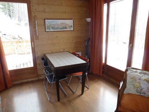 Chalets du Mercantour are situated in the Hameau, on the South side of the ski resort of Isola 2000. You will be at 1km from the centre of the resort. Chalets are in a pedestrian area. You can access to the chalets by stairs or by walkways. You can u...