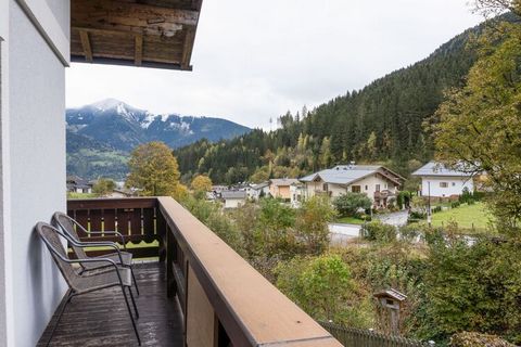 This charming holiday apartment for a maximum of 5 people is located on the 1st floor of a holiday home, directly on the well-known Schmittenstraße in Zell am See in Salzburgerland. The location is very convenient in relation to the slopes and lifts....