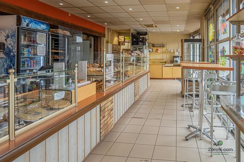 Come and visit from private to private this business (bakery, pastry), located in the town of Chaillé-les-Marais south Vendée, on an axis that sees more than 18,000 vehicles / day (D137 La Rochelle-Nantes). City of 2200 inhabitants, it is the only ba...
