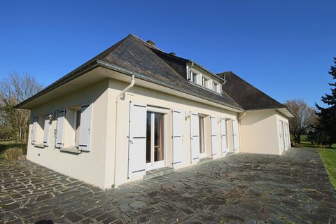 Your ADDE Immobilier firm offers you for sale, Area: A stone's throw from BAYEUX (St Vigor le Grand) A very good quality house built in 1973, and its garden of more than 4000 m2. Benefiting from single-storey living, the house is composed of: - On th...
