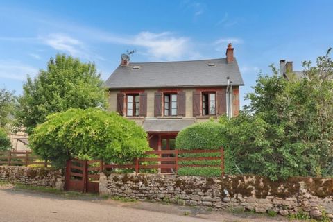 Placed beautifully opposite the pretty church in the peaceful rural village of St-Merd-les-Oussines is this stone-built 4 bedroom house with attached laundry room and garden of 439m2. Approaching the property you are immediately taken by the beautifu...