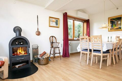 Holiday home with a beautiful location right in the heart of Ålbæk close to a child-friendly beach and dune plantation, here is really good space for the large family for fun and togetherness. Very friendly and informal atmosphere, where you immediat...