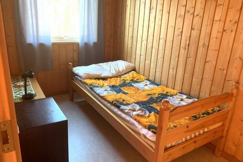Homely cottage with scenic location among forest and land by the Bothnian Sea. Nice view of the sea from a large terrace with outdoor furniture where you can enjoy a fantastic atmosphere. The cottage welcomes with an open living room, kitchen and din...