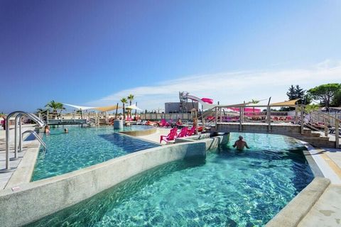 The family-friendly complex, located at the entrance to Valras-Plage, offers you a comfortable holiday in modern mobile homes. A large water park with pool, slides and jacuzzis ensure bathing fun for young and old. From April to mid-September there i...