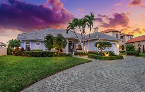 Experience breathtaking Western sunsets and expansive water views from this exquisite Old Marco coastal home boasting 3 Beds + Den , 3 Baths. Designed for Florida's coveted indoor/outdoor lifestyle, this turnkey residence sits on a private cul-de-sac...