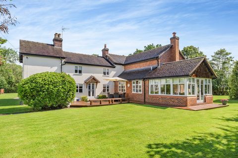 Rose Cottage is a delightful character 5 bedroom detached family residence in Hilderstone, situated 3 miles from the market town of Stone, a popular village with easy access to Uttoxeter, Lichfield, and the county town of Stafford. The property is pr...