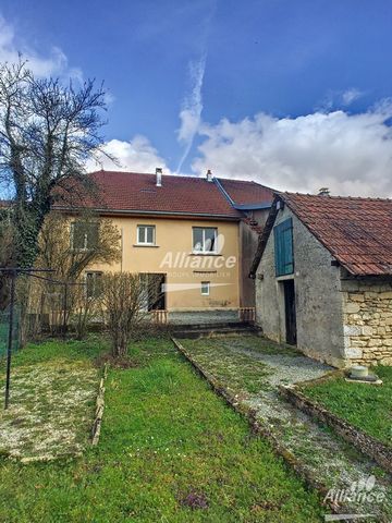 PRICE DROP! In the city center of Longevelle sur le Doubs, terraced house bathed in LUMIERE on the raised ground floor, with large GARDEN of 600m2 overlooking the Doubs. Full basement, consisting of 3 cellars, and garage with electric door. Ground fl...