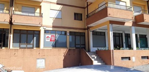 Shop in Fafe Shop with 273 m2 for commerce and services with street window, bathroom inside. In the center of the city located in housing building with many parking lots in front of the building and in the redundant zone. Ideal for those looking for ...