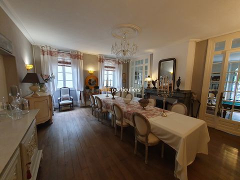Let yourself be seduced by the charm and beautiful volumes of this 18th century residence of character, located in the heart of a village less than an hour from Toulouse. Currently operated as a bed and breakfast on the way to Santiago de Compostela....