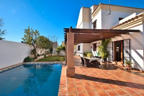 Spectacular villa with swimming pool, with Rustic-Romantic style, which does not miss a detail. Located in an urbanization a few minutes from Ronda, and in a very comfortable environment for families with children. Beautiful both outside and inside. ...