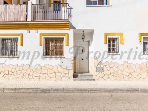 Bright and spacious townhouse located in the upper part of the village of Cómpeta with fabulous views down to the coast. This property is divided over two floors. The ground floor comprises an entrance hall, a fully equipped kitchen and family bathro...