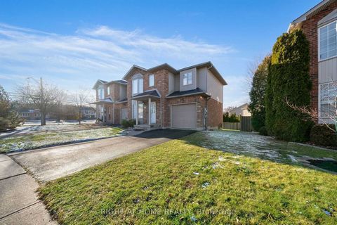 Freehold 3-Bedroom Home with 4 Bathrooms Semi Detached with over 1600 + Sq ft of living space. ** Finished Basement: A versatile space perfect for entertainment, and it comes with an additional washroom for added convenience.** Updated Washrooms: Enj...