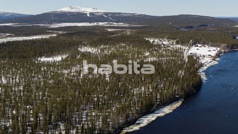 Scenic 6,3 hectare land area on the banks of the Ounasjoki river, 125 meters of shoreline. A gentle slope rising from Ounasjoki and mostly dry land. The Riikonkoski private road runs through the land and the power line runs 120 from the western borde...