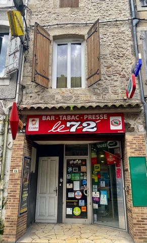 Located in Casteljaloux, in the heart of the dynamic and tourist town of 47700, this business benefits from a strategic location on the main axis. Ideal for a multi-purpose business, it offers significant visibility and a varied clientele. With its d...