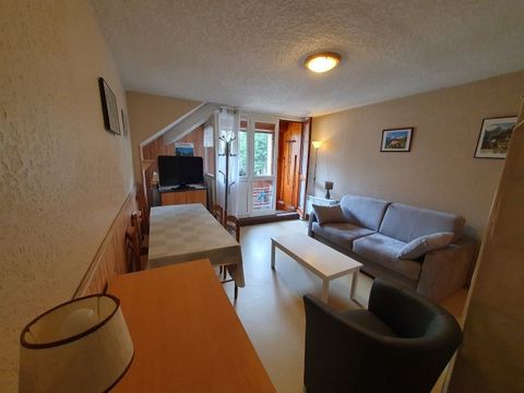 The AGNES IMMOBILIER Saint-Lary agency invites you to come and visit a well-sized apartment for a T1 in Saint-Lary-Soulan. Access to the apartment is easy thanks to the lift. Year of construction: 1985. This accommodation comprises: entrance, hallway...