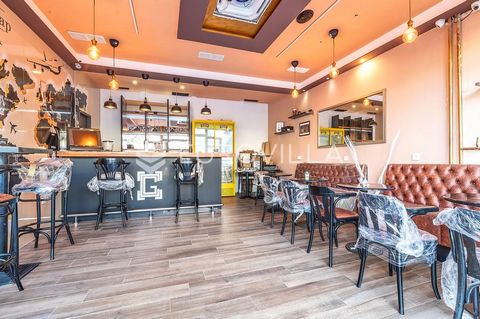 Prečko, Marijane Radev street, newly renovated and fully adapted street premises with an area of 44 m2. Fully equipped for coffee bar. Two toilets. The possibility of using a terrace of 35 m2 rented from the city. Completely adapted, changed electric...