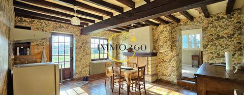 IMMO360 oferuje ten ładny dom o powierzchni 109 m2 położony w Azé, 7 minut od stacji TGV i 15 minut od centrum miasta Vendôme. Składa się z dwóch sypialni, dużego salonu o powierzchni 30 m2, oddzielnej kuchni, pralni, łazienki, a także zewnętrznej pi...