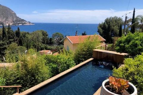 Charming villa, completely renovated 6 years ago, with approx. 150 m2 living space, offering panoramic views over the Bay of Eze, a lovely plot of 1000 m2 and a beautiful heated swimming pool. The villa is composed as follows: Garden level: entrance,...