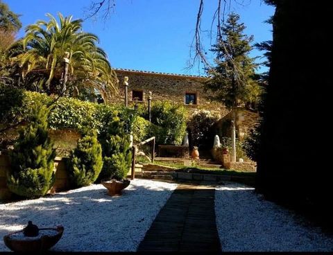 ABOUT THE PROPERTY The Masía is located uniquely in the natural park of Les Gavarres.  The property is surrounded by nature and offers maximum privacy.  From the 18th century, it is fully restored and renovated, maintaining its original characteristi...