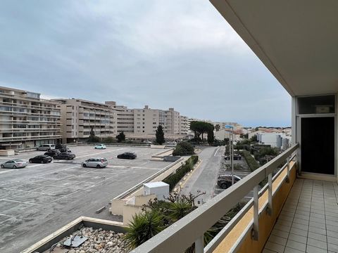 Mieszkalny, nadmorski blisko wszystkich sklepów i usług - Mieszkalny, nadmorski blisko wszystkich sklepów i usług - Mieszkanie na sprzedaż w Canet-en-Roussillon w Pirenejach Wschodnich (66): oferujemy Państwu to 3-pokojowe mieszkanie o powierzchni 34...