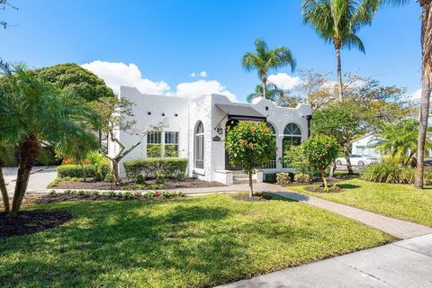 Nestled in the heart of Delray Beach, 354 NE 1st Ave presents a unique opportunity as a former historic residence on a double lot, now transformed into a versatile office space with beautiful grounds and ample parking. The space features 8 private of...