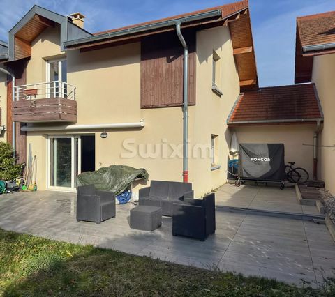 Ref MHT1815 In the Municipality of Vulbens, in a friendly and family-friendly group of homes, come and discover this semi-detached house with garden. On the ground floor, its living room is structured around an equipped kitchen and extends to a terra...