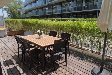 Beautiful ground floor apartment with 2 bedrooms and large sun-facing terrace. Located in Nieuwpoort city along the canal. Ideal base for cycling! Wifi and digital TV available Parking under the building included. Nestled in the serene coastal town o...