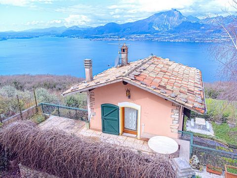 Discover the unexplored charm of Casa delle Olive, a rustic house with great potential, located in the tranquility of Torri del Benaco, with a breathtaking view of Lake Garda. This property, currently consisting of a living area, two bedrooms, a hall...
