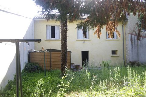 Dpt Gers (32), à vendre VIC FEZENSAC maison P5 avec jardin et garage