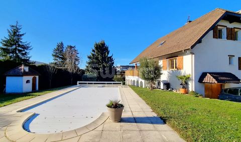 Ref 1819GR: The location of the town center is sought after for its residential living environment and its proximity: schools, buses, shops and access to Geneva, 10 minutes from the CEVA station or the motorway. This traditional house of 169 m² of li...