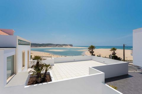 Located in Foz do Arelho. Patio do Grandella offers a fantastic opportunity to own a brand-new villa with an incredible view of Foz do Arelho and Obidos Lagoon. A one-of-a-kind home in a rare location, within walking distance of the beach! This speci...