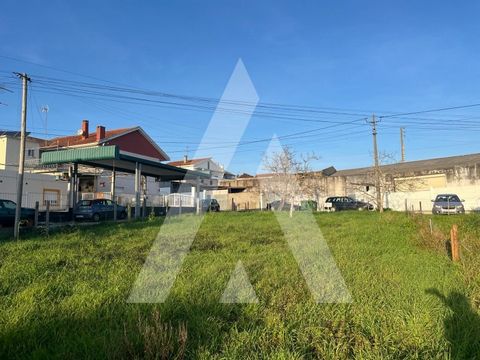 Land with 845m2 in Andrinos - Leiria This land, located in the vicinity of the city centre of Leiria, in the town of Andrinos, is inserted in a residential area of houses, has a generous area and a front of 17 meters, which allows it an attractive en...