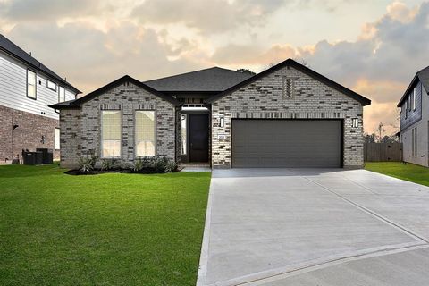 LONG LAKE NEW CONSTRUCTION - Welcome home to 2021 Piney Balsam Way located in the community of Barton Creek Ranch and zoned to Conroe ISD. This floor plan features 4 bedrooms, 3 full baths, and an attached 2 car garage. You don't want to miss all thi...