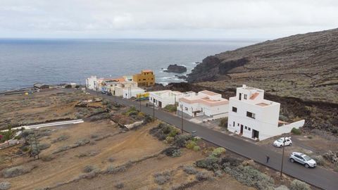 House for sale in one of the most privileged places of El Hierro and with the best climate without the need to have heating, in it you will not only have a fantastic totally independent house with three bedrooms, bathroom, roof terrace with sea and m...