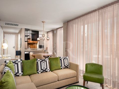 Spacieux appartement de 102 m2 de 3 pièces appartenant au projet Liberdade Premium Apartments. L'appartement dispose d'une chambre en suite, d'un dressing et d'un balcon de 8 m² accessible depuis le salon. Le salon est très spacieux, avec une cuisine...