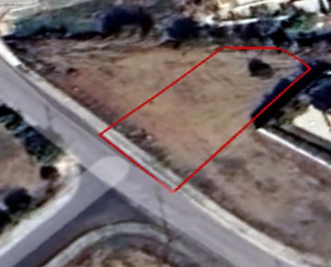 Cyprus, plots for sale. Large plot with a title deed in Nicosia within a newly built area with new villas around. The property is within about 7 minutes driving distance from Lakatamia Alpha Mega with a flat surface and about 1m lower level than the ...