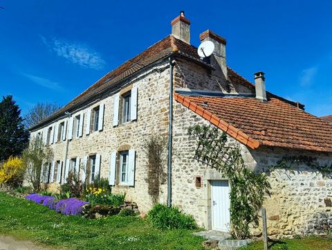 Ref PP 67030 PPLA Beaune west sector. We invite you to come and discover this superb 18th century residence of character in a rural setting, in exceptional condition, just 30 minutes from Beaune. Recently renovated while preserving the charm of yeste...