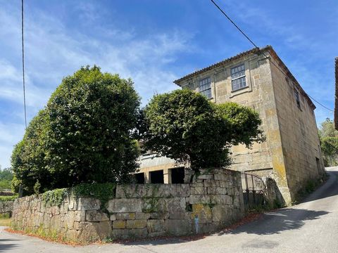 Located in the center of the village of Serrazes, facing the parish church, just 10 minutes (5Km) from the city of São Pedro do Sul, Quinta da Igreja was, in its golden days, self-sufficient and the livelihood of several families. Despite its poor st...