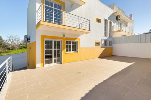 This modern villa consists of an RC with garage for two cars with pre installation for a kitchen, a bedroom and bathroom with shower, games room, outside you can enjoy a laser area with barbecue and swimming pool. On the first floor comprises hall, s...