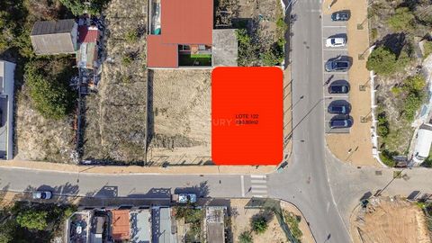 Urban land of 290m2 for housing construction. Land for sale preferably with neighboring land (see images and look for reference 0739-03588) The particularity of this land is the annexation with the neighboring lot, which will allow the construction o...