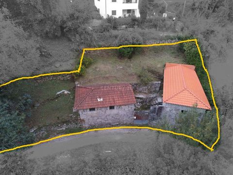 Unique Opportunity! Two Stone Houses with Land, Ready to Be Transformed into Your Ideal Getaway! Description: We present two charming stone houses, partially restored, just waiting for your interior intervention to become true dream homes. This prope...