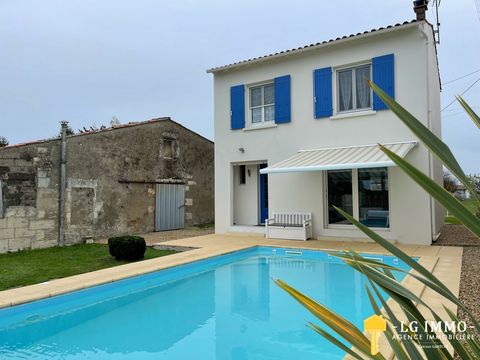 A quick see!! Ludovic GARÉCHÉ offers you only at LG IMMO this pretty house located in a hamlet of Mortagne sur Gironde, in a quiet area, 5 minutes from the village and all its amenities and about 20 minutes from the first beaches of Meschers sur Giro...