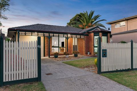 Stylishly updated and meticulously presented, this light-filled single-level two-bedroom, two-bathroom Mornington residence is outstandingly located in a tranquil beachside street, just a short walk to Main Street. The stand-alone brick home is set o...