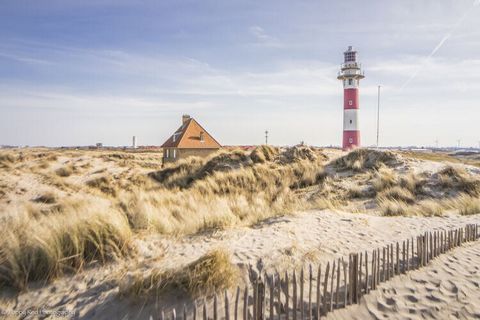 Studio with frontal sea view. Small pets are allowed here Nestled in the serene coastal town of Nieuwpoort, this exquisite apartment offers the perfect blend of comfort, convenience, and breathtaking vistas. Located just a stone's throw away from the...