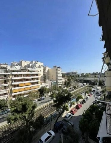 Apartment in Neo Faliro, Piraeus Features: Area: 130 sq.m. Bedrooms: 2 Bathrooms: 2 WC: 1 Floor: 5th Condition: Good Year of Construction: 1990 Energy Class: B+ Orientation: Corner, Perimeter View: Unobstructed sea view Solar water heater Air conditi...