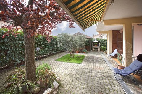 San Martino al Cimino Villa with garden and tavern In a residential area surrounded by greenery, a few minutes from the center of Viterbo we offer a detached house with a beautiful garden with an equipped area and a tavern below. The house develops e...
