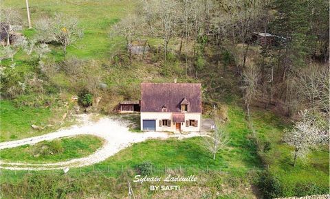 Welcome to this charming house nestled in the heart of the Vézère Valley, just 10 minutes away from the prestigious prehistoric site of Les Eyzies. This property, situated on a spacious plot of 2942m2, offers an exceptional setting with breathtaking ...