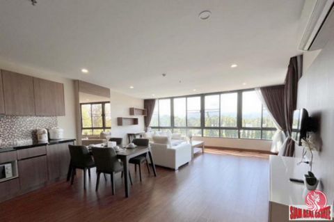 125 m², 5ª planta 2 habitaciones, 2 baños Muebles completos Listo para entrar a vivir Cupo de extranjeros A 1 minuto a pie del campo de golf Summit Green Valley A 15 minutos en coche del centro de la ciudad de Chiang Mai * Sala de estar * Calentador ...