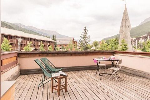 Rezydencja l'Alpaga znajduje się w centrum stacji la Salle les Alpes, a następnie łączy się z trasami z Serre Chevalier Vallée na remontées mécaniques de la Casse du Boeuf w odległości 300 m od lokalizacji. A proximité de la résidence vous trouverez ...