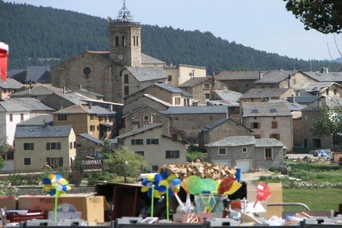 Das von der mediterranen Sonne beleuchtete Dorf Les Angles im Herzen der östlichen Pyrenäen dominiert die Landschaft der Capcir-Hochebene. Für Ihren Sommerurlaub in den Bergen ist die VVF Résidence Les Angles Pyrénées ideal gelegen, um den regionalen...